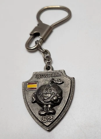 FIFA WORLD CUP SPAIN 1982 MASCOT NARANJITO ARGENTINA RARE keychain Vintage Cover