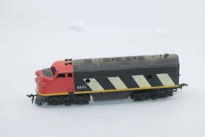 LIFE LIKE POWERED F9 CANADIAN NATIONAL CN ENGINE LOCOMOTIVE HO SCALE 12979 - Picture 1 of 7