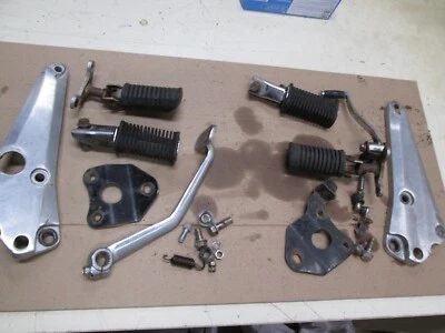 SUZUKI OEM L + R ПЕРЕДНИЕ + ЗАДНИЕ ПОДНОЖКИ + ПЕДАЛЬ + ПЕРЕКЛЮЧАТЕЛЬ / 1979 GS425E - Изображение 1 из 4