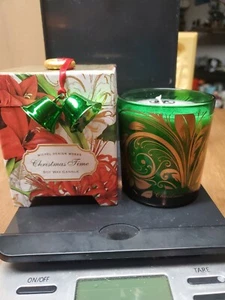 Michel Design Works Merry Christmas 6.5 oz Soy Wax Candle with Keepsake Gift Box - Picture 1 of 3