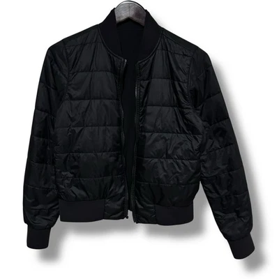 Chaqueta acolchada reversible para mujer Lululemon negra talla desconocida medidas 19x22 Foto 1 de 4