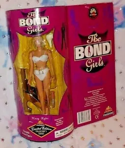Honey Ryder exklusive Premiere "The Bond Girls" 5 Zoll bewegliche Figur NEU versiegelt - Bild 1 von 4
