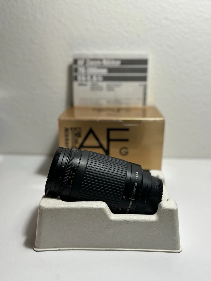 Nikon AF-G 70–300mm f/4–5.6 Telephoto Lens + UV Filter – Excellent Condition - Image 1 of 1
