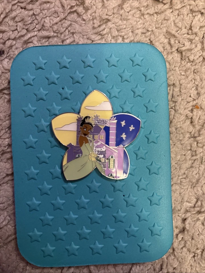 Prendedor Disney Loungefly Princesa Día Noche Tiana Princesa y la Rana Foto 1 de 2