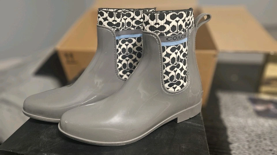 NUEVAS botas de lluvia Coach gris con monograma para mujer 11 Foto 1 de 4