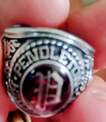 ANILLO JOSTENS LTM PENDLETON ESCUELA SECUNDARIA. TAMAÑO DESCONOCIDO.  Foto 1 de 4