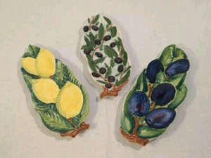 3 Majolika Oval Geprägt Relish Schale Tabletts Oliven Zitronen Pflaumen Made In Italy - Bild 1 von 12