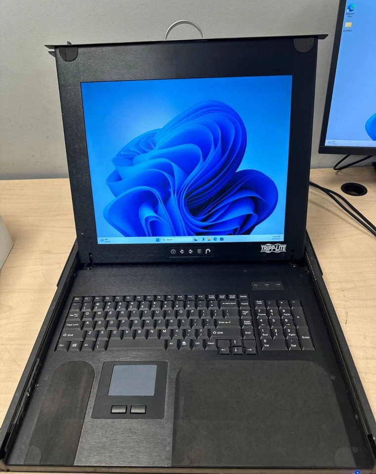 Tripp-lite B021-000-17 Rackmount Console - Tested Working -Great Condition #N390 - Image 1 of 4