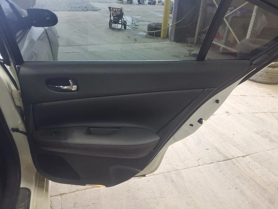 MAXIMA    2014 Door Trim Panel Rear 549504 - Imagem 1 de 1
