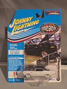 *READ*Johnny Lightning White Lightning Chase 1970 AMC Rebel Machine *DAMAGED* - Picture 1 of 14