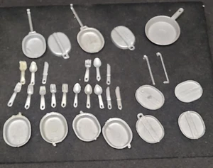 Lot of VINTAGE CIRCA 1960's HASBRO GI JOE Mess Kit Frying Pan Fork Knife Spoon - Picture 1 of 4