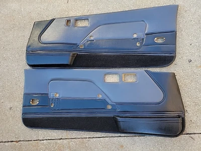 Toyota Celica GT 1985 paneles de puerta negros y grises excelentes originales Foto 1 de 4