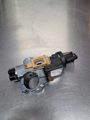 1999 Nissan Pathfinder Ignition Switch Lock Cylinder & Housing Assy 48700-6J325 - Image 1 of 4