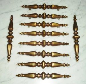 10 tiradores de cajón de puerta de gabinete de latón macizo, firmados "1554 300" - Imagen 1 de 4