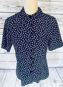 Blusa pequeña para mujer Kathie Lee azul floral con botones mangas cortas texturizada - Imagen 1 de 11