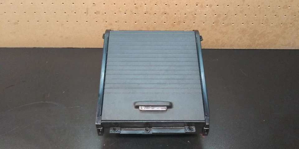 14 15 16 17 18 KIA FORTE COREANO CONSTRUIDO CONSOLA CENTRAL CUBBY OEM 84680A7210DFR Foto 1 de 4