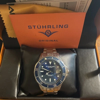Reloj deportivo de cuarzo Stuhrling Original Aquadiver para hombre Foto 1 de 4