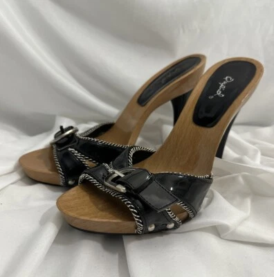 "Tacón de aguja de 5"" para mujer con estampado de vajilla negro hebilla y tachonado talla 9" Foto 1 de 4