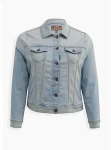 Torrid Super Soft Denim Fitted Trucker Jacket Light Wash 3 3X 22 24 #B51636 - Picture 1 of 3