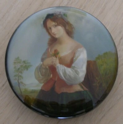 Russische Lackmalerei. Lackdose. Junge Frau am Zaun! Fedoskino 2011!GESCHENKIDEE - Bild 1 von 3