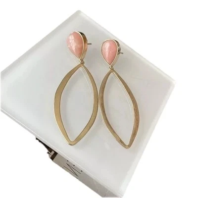 Women’s Vintage Gold Toned Earrings Oval Tear Drop Pink Heart Shaped Stone - Image 1 of 4