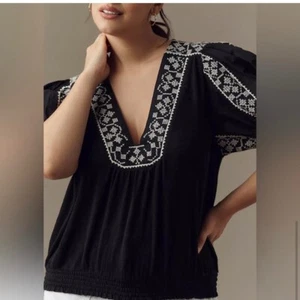 ANTHROPOLOGIE Black Embroidered Puff Short Sleeve Top size L - Picture 1 of 7