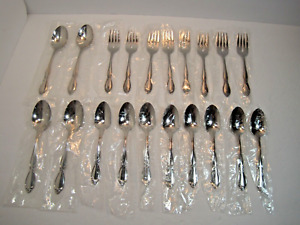 Oneida Community Stainless  Chatelaine Flatware 20 Pieces New In Sleeve