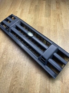 Land Rover Discovery 200tdi V8. Parrilla delantera - Imagen 1 de 12