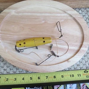 Vintage Chum holder collectable  fishing lure helper (lot#7218) - Picture 1 of 5