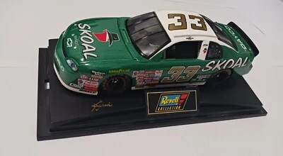 1999 Ken Schrader 1:24 Die Cast Car / #33 [WITH CLEAR CASE] - Image 1 of 4