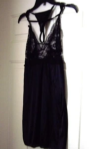 BLACK LACE NIGHTGOWN WITH MATCHING THONG....FOREIGN SIZE XL EQUALS US SIZE 6/8 - Picture 1 of 1