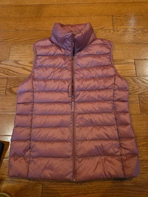 Жилет пуховик Uniqlo ультралегкий на молнии упаковываемый средний мягкий упаковываемый розовый - Изображение 1 из 4