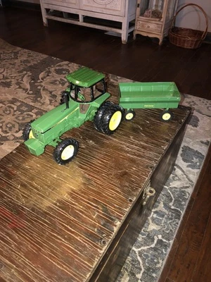 Ertl John Deere 584 Tractor with Duals Diecast 1:16 Made In USA And Trailer - Image 1 of 4