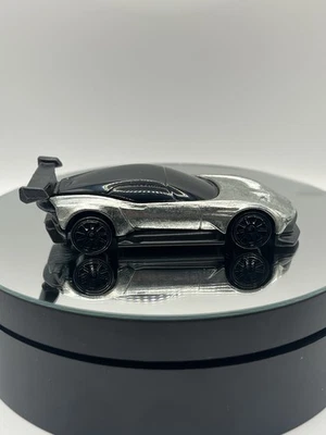 Coche de carreras de juguete Hot Wheels Aston Martin Vulcan Zamac 2018 diecast 1:64 Foto 1 de 4
