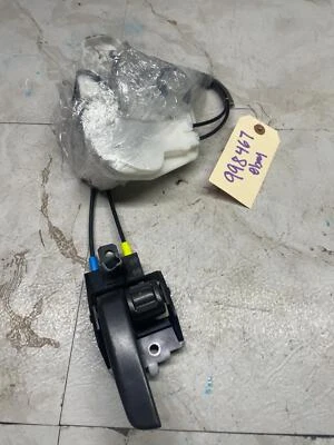 Mitsubishi Mirage 2014-2024 puerta del conductor puerta delantera izquierda pestillo OEM Foto 1 de 4