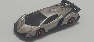 Tomica #118 Lamborghini Veneno Takara Tomy Suspensión Escala 1:67 Plateado Foto 1 de 4