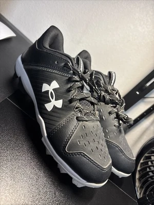 Under Armour Boys' UA Leadoff Low RM Jr. Baseball Cleats Boy Size 4Y - Image 1 of 4