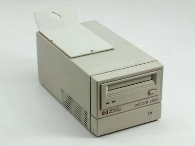 HP C1523E Jetstore 2000 External Tape Drive 100-240VAC 50-60 Hz Max Current:0.5A - Image 1 of 4