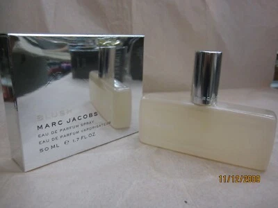 *DE COLECCIÓN * RUBOR MARC JACOBS por LANCASTER GROUP LLC 1,7 FL oz / 50 ML EDP spray Foto 1 de 4