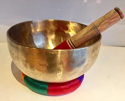Large Hand Made Hammered Tibetan Singing Bowl 7 Inches Metals  A Cushion Gift - Image 1 of 4