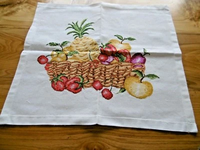 Canevas  fait main " coupe de fruits " centre de table  51x46cms - Photo 1/4