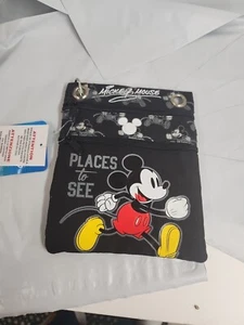 Neu Jerry Leigh Disney Mickey Mouse Orte zum Sehen Reisepass Umhängetasche Neu mit Etikett - Bild 1 von 2