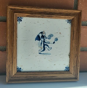 17th c. Dutch Delft Blue and White Angel Smoking Clay Pipe Tile - Framed - Bild 1 von 4