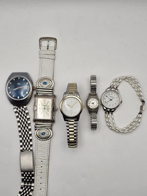 Lot Of 40+ Assorted Watches Untested Vintage Modern Timex Guess Elgin Helbros - Image 1 of 4