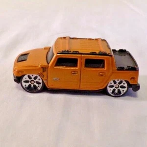 Maisto 2001 Hummer H2 Concept Vehicle Gold/Black 1/64 NM/M Loose  - Picture 1 of 6