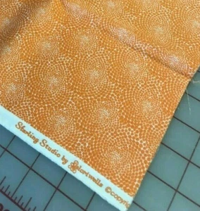 New ''Daisy Mae" by Lori Wells 100% Cotton Fabric - 24"L x 43"W (2/3 yard) - Picture 1 of 3