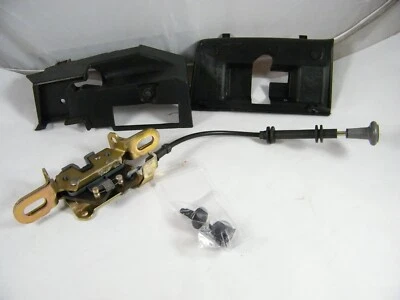 Mercury Cougar 2001 OEM lado derecho del pasajero asiento trasero liberación de pestillo Foto 1 de 4