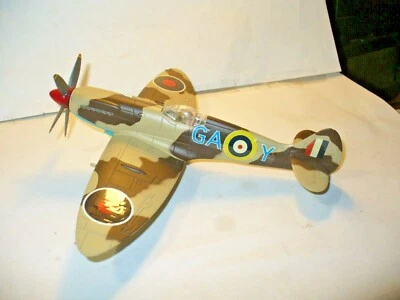 SPITFIRE Mk II "AFRICA CORPS" - modello in plastica scala 1/50 - Immagine 1 di 4