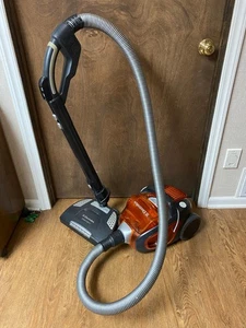 Electrolux UltraActive Turbo Canister Vacuum EL4300 BAGLESS - Tested - Picture 1 of 15
