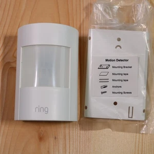 Ring Motion Detector 4SPS7E0EN0 Z-Wave Plus Sistema di Allarme Rilevatore di Movimento per Interni - Foto 1 di 4